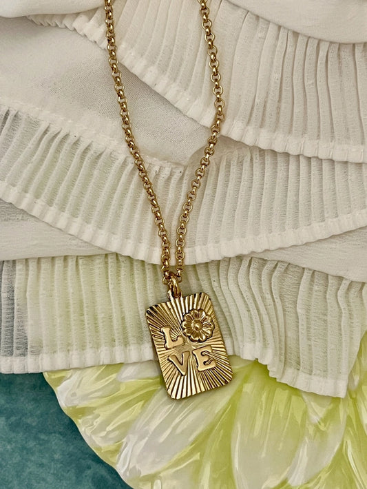Amora Necklace